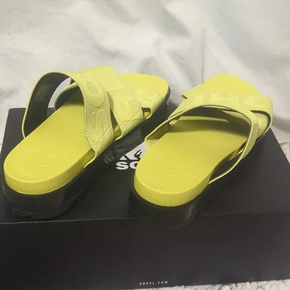 NWT Sorel Roaming yellow strap platform sandals - Picture 4 of 12